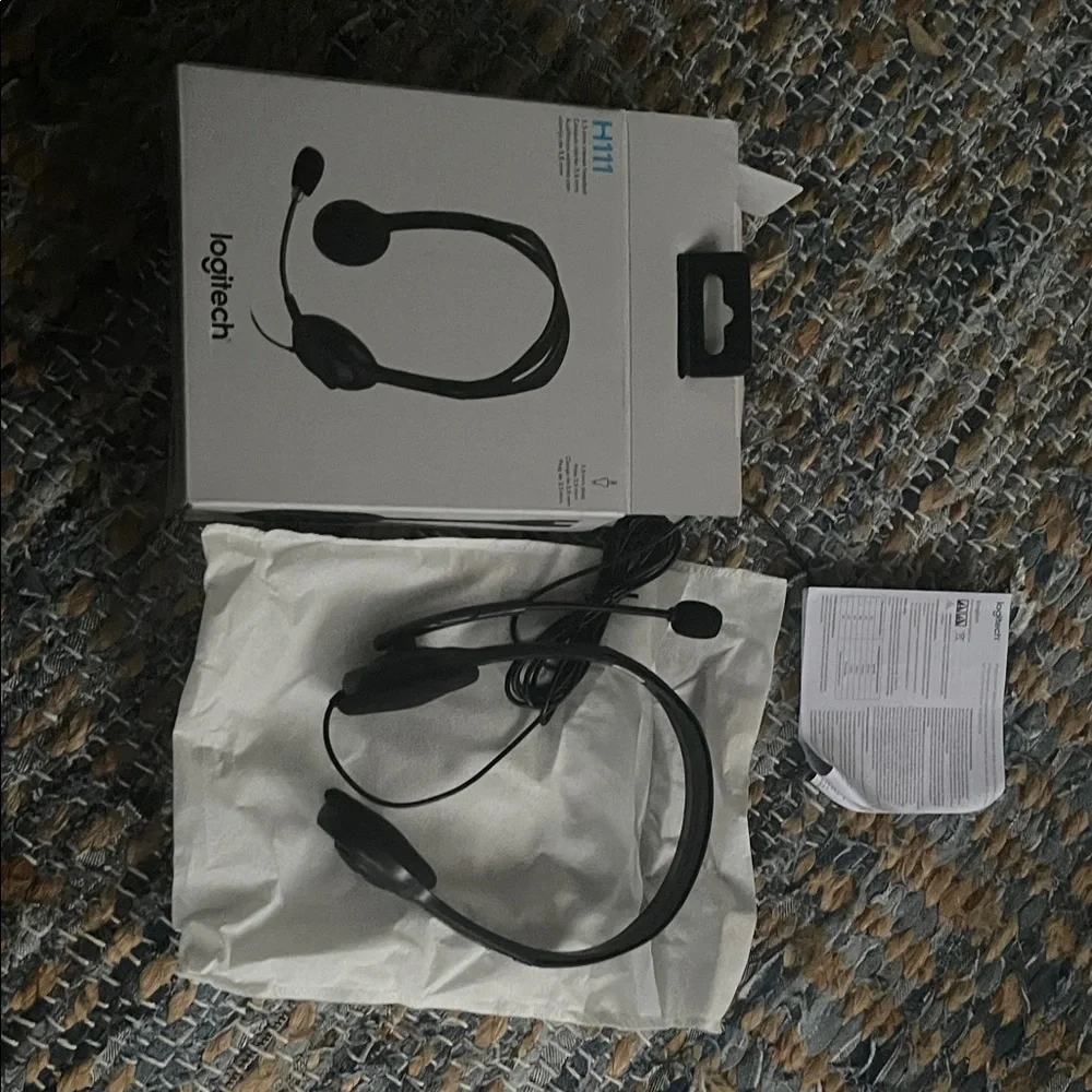 NWT Logitech Black Wired Headset